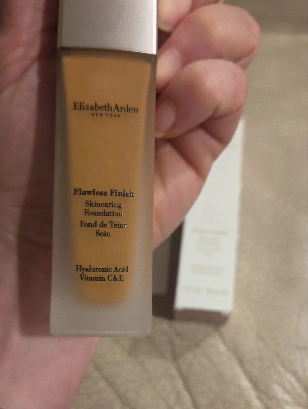 Elizabeth Arden Flawless Finish Foundation - Warm Tan Bottle with White Box